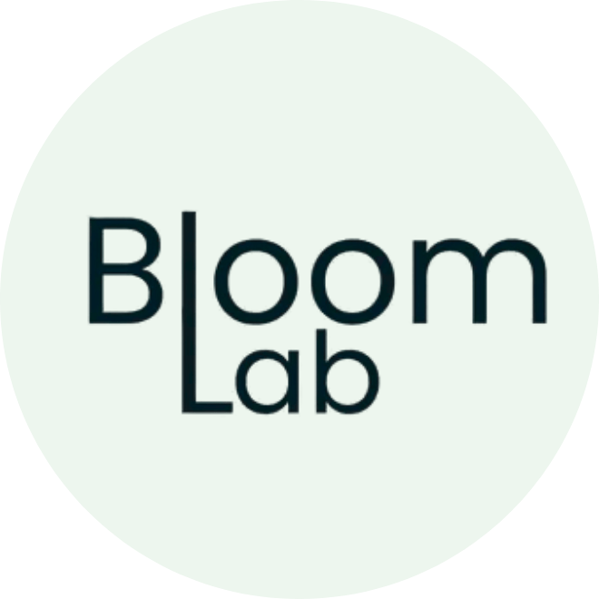 Logo de Bloom Lab, le partenaire du portage salarial pour les freelances de Bande à part.